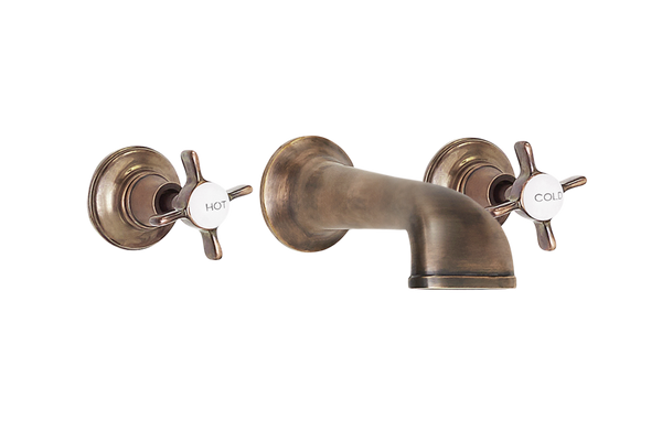 Heritage Three Hole Set with Concealed Spout - Metal Levers